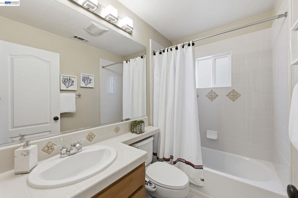6005 Hillbrook Pl Property Photo 17