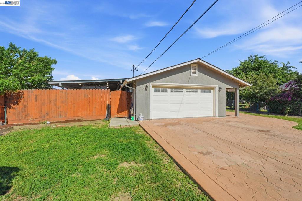 10378 S Priest Property Photo 2