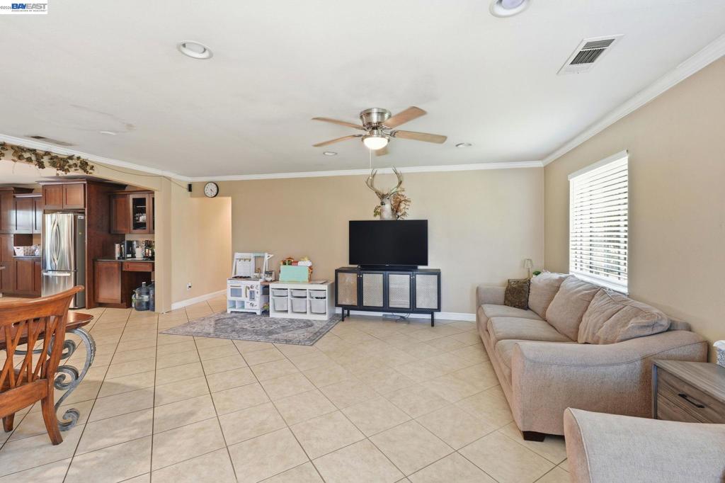 10378 S Priest Property Photo 5