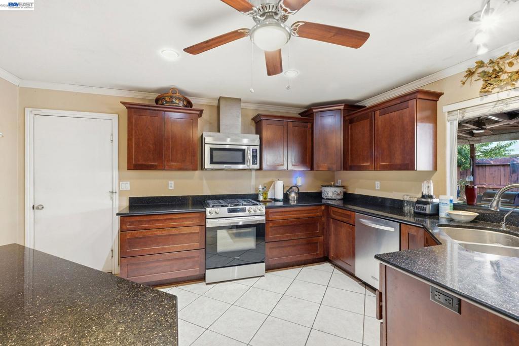 10378 S Priest Property Photo 9
