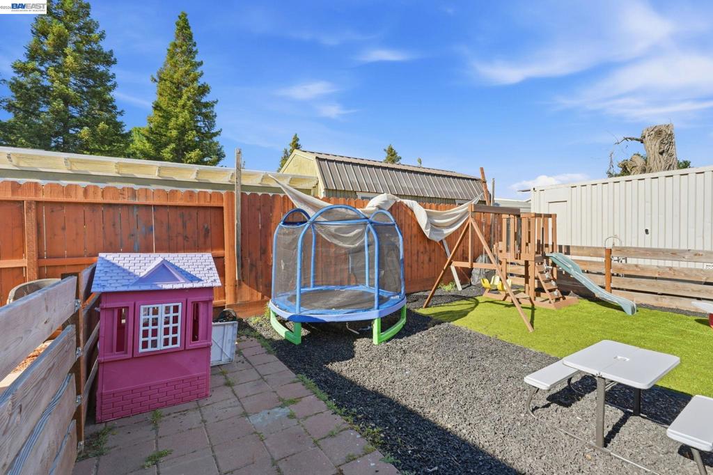 10378 S Priest Property Photo 38