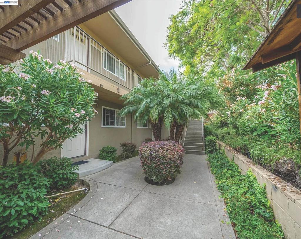 106 E K St Property Photo 1