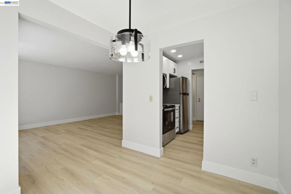 460 N Civic Dr 106 Property Photo 18
