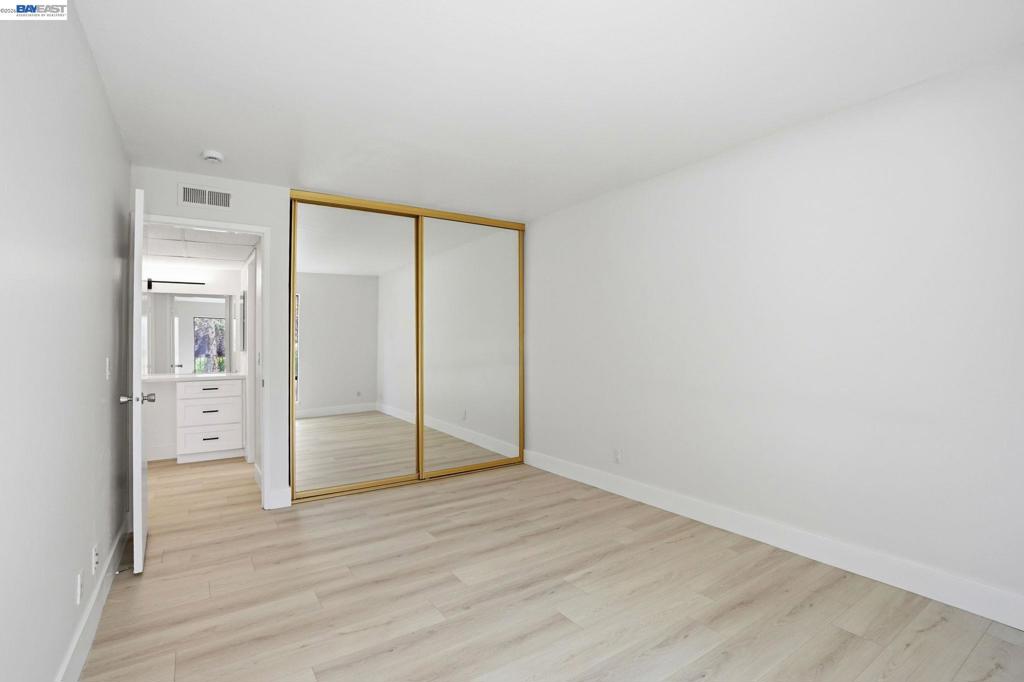 460 N Civic Dr 106 Property Photo 28