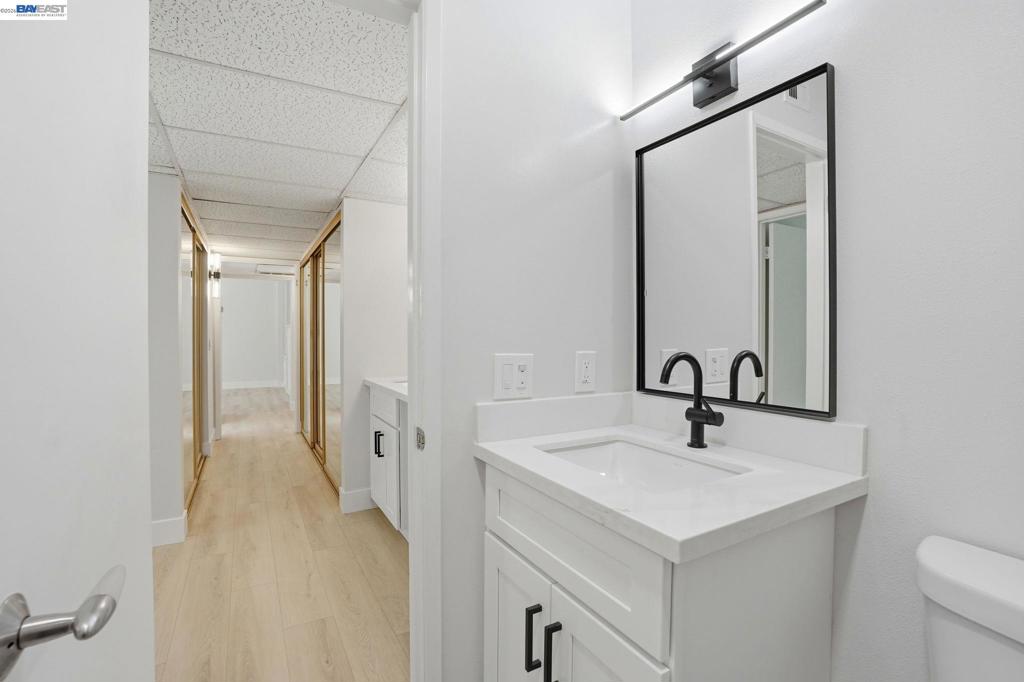 460 N Civic Dr 106 Property Photo 30