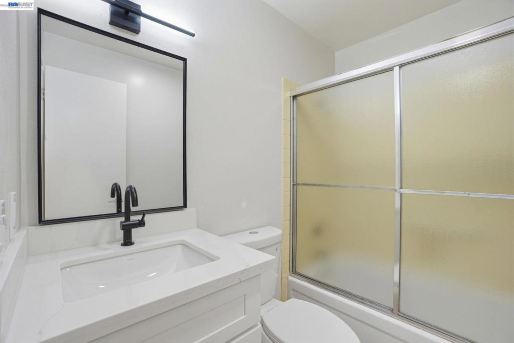 460 N Civic Dr 106 Property Photo 32