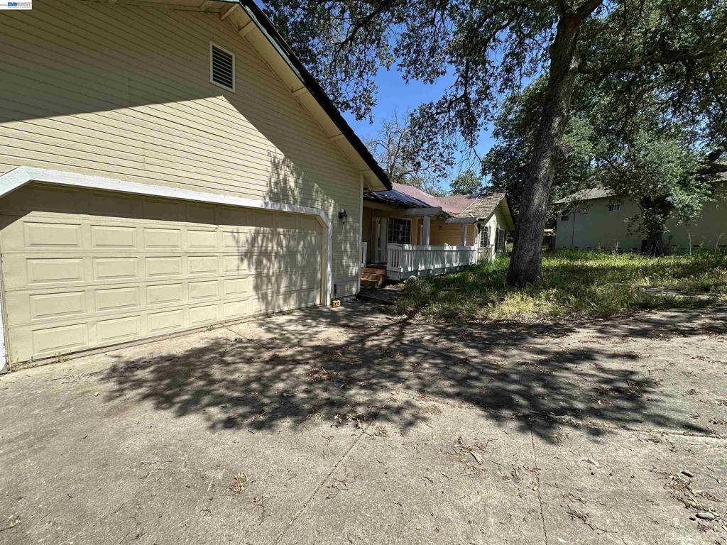 2633 Glen Ct Property Photo 2