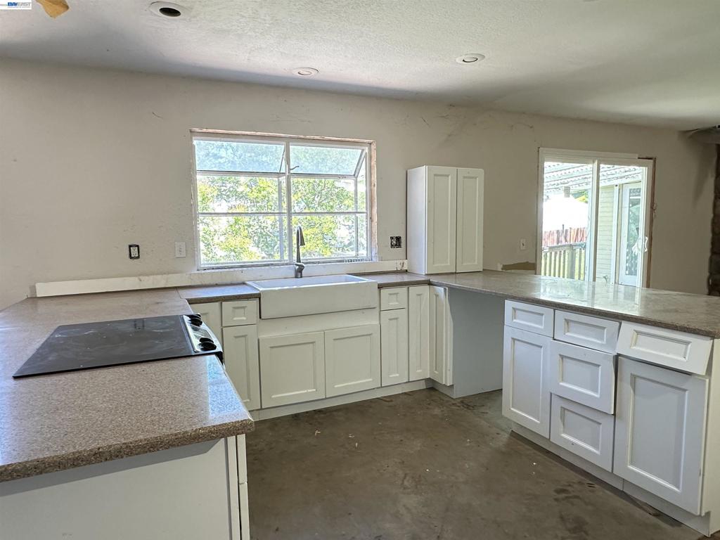 2633 Glen Ct Property Photo 4