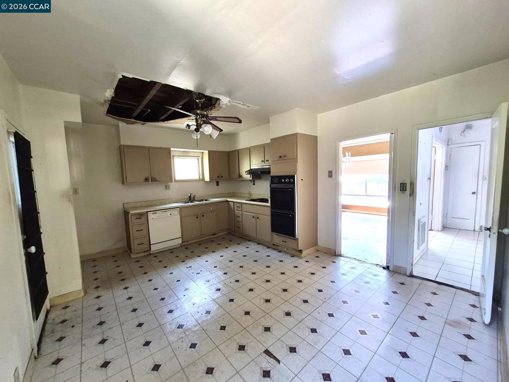826 Carlston Ave Property Photo 6