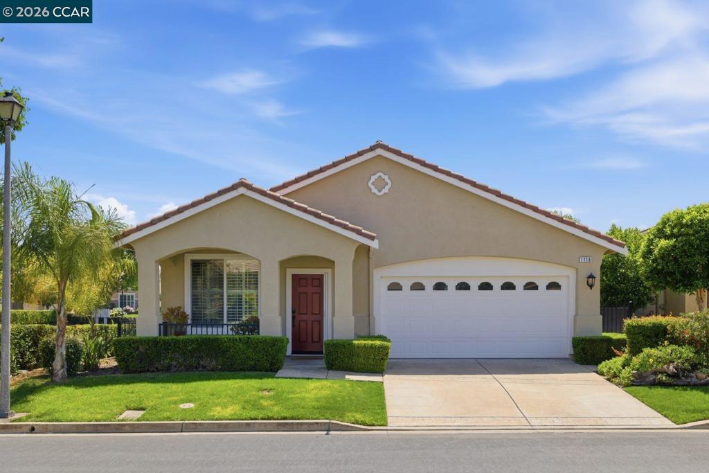 1118 Jonagold Way Property Photo 1