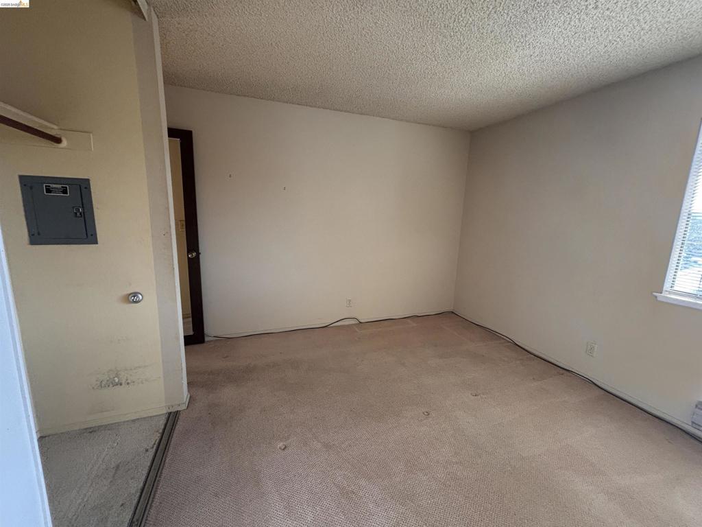 1427 Marchbanks Dr Apt 3 Property Photo 3