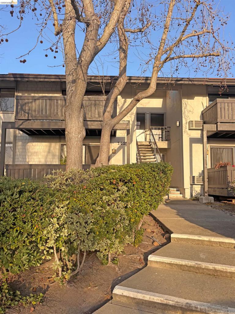 1427 Marchbanks Dr Apt 3 Property Photo 4