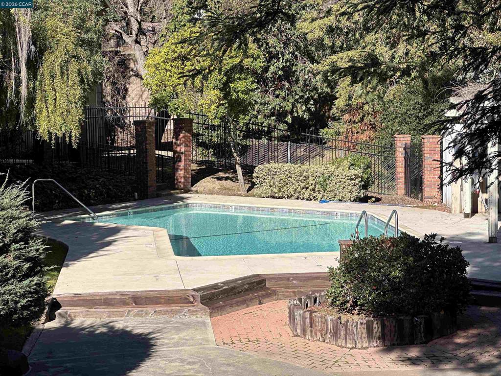 394 Ilo Ln 601 Property Photo 15
