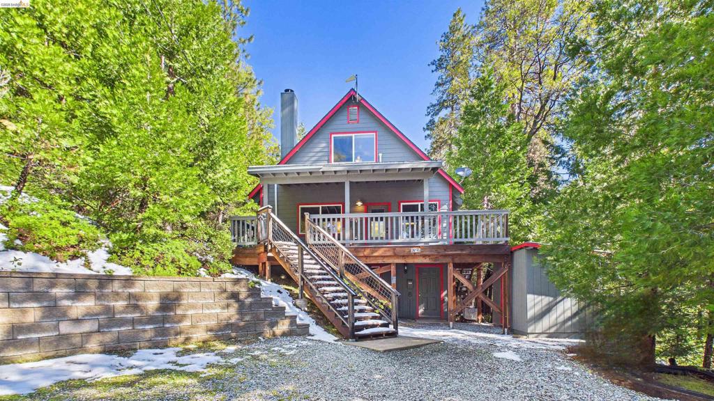 26570 Crystal Road Property Photo 1