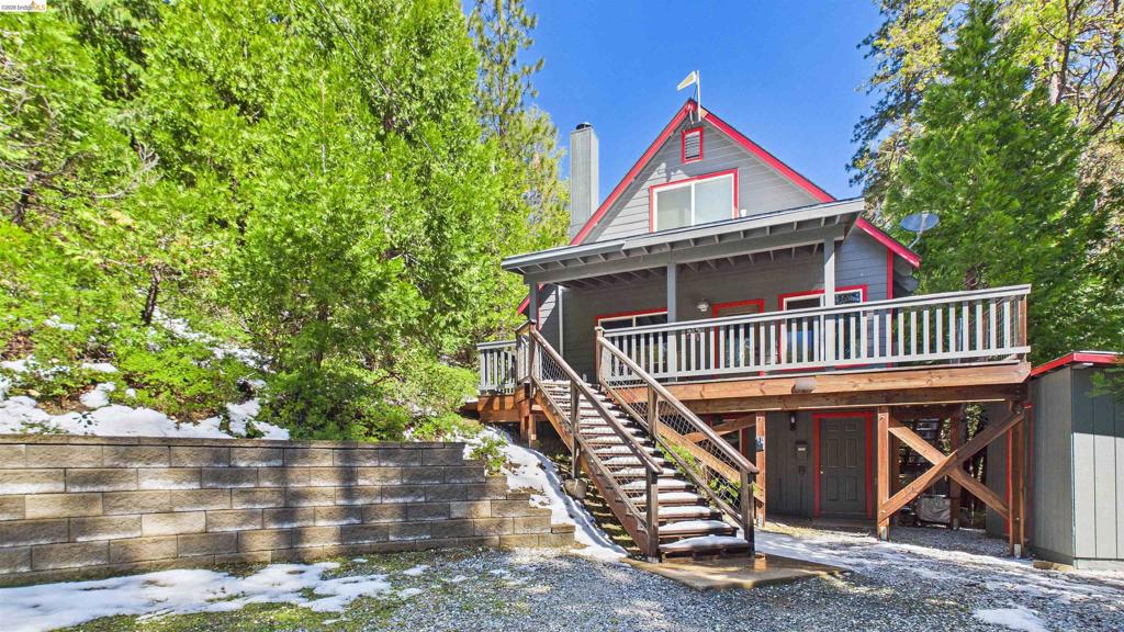 26570 Crystal Road Property Photo 2