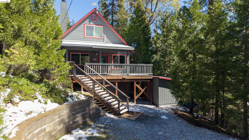 26570 Crystal Road Property Photo 3