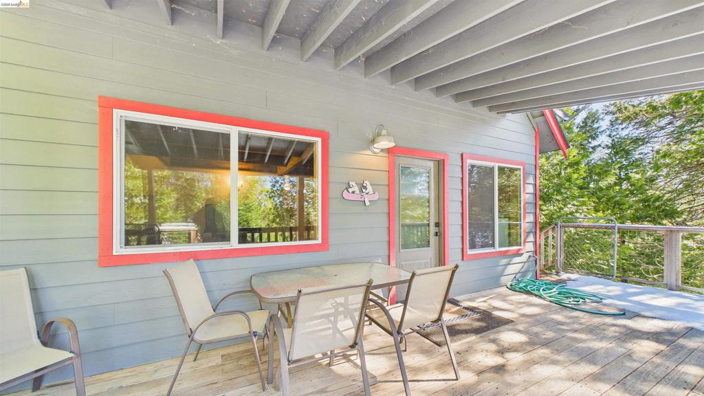 26570 Crystal Road Property Photo 6
