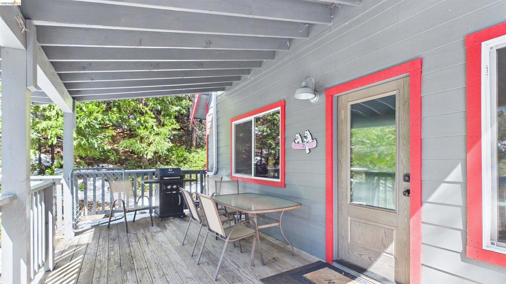 26570 Crystal Road Property Photo 7