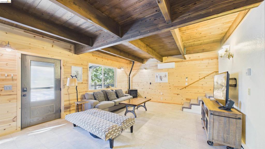 26570 Crystal Road Property Photo 10