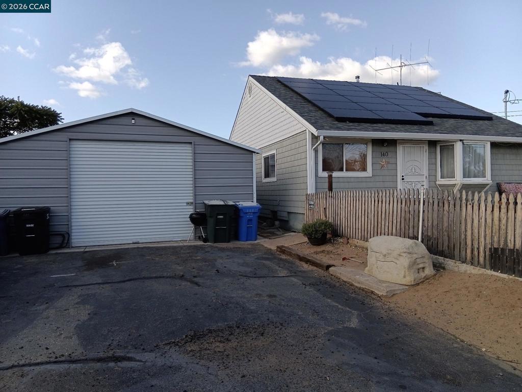 140 Raye Ave Property Photo 4