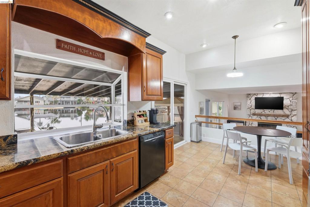 1435 Discovery Bay Blvd Property Photo 8