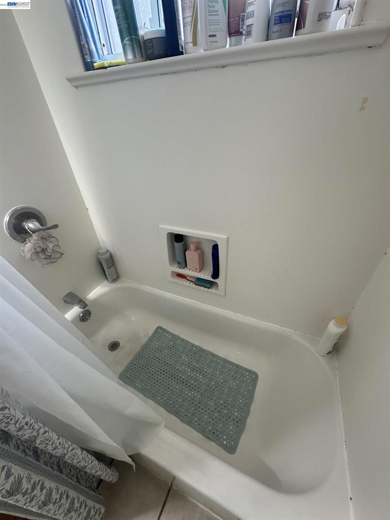 1105 Appian Ln Property Photo 5