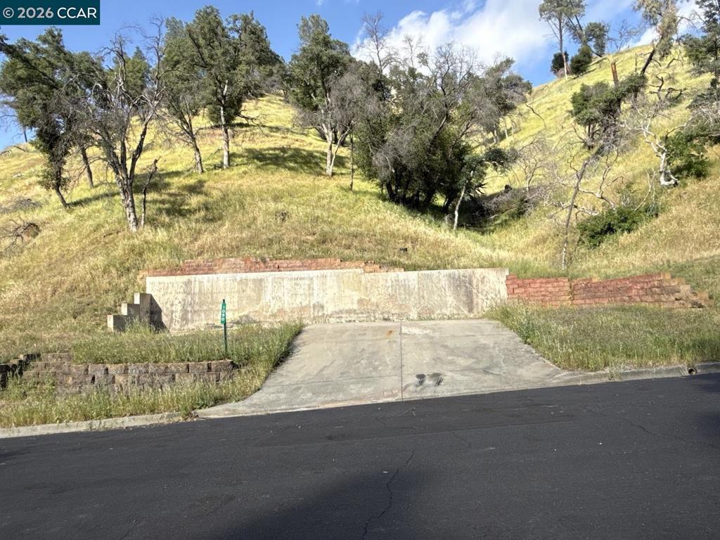 1090 Arroyo Grande Dr Property Photo 2