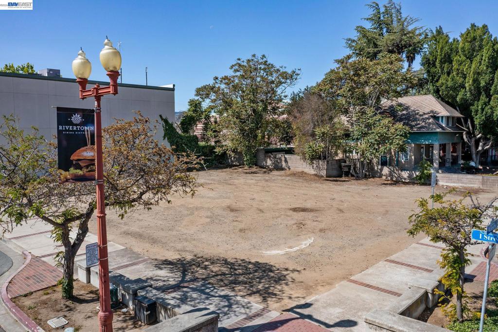 0 I St Property Photo 1