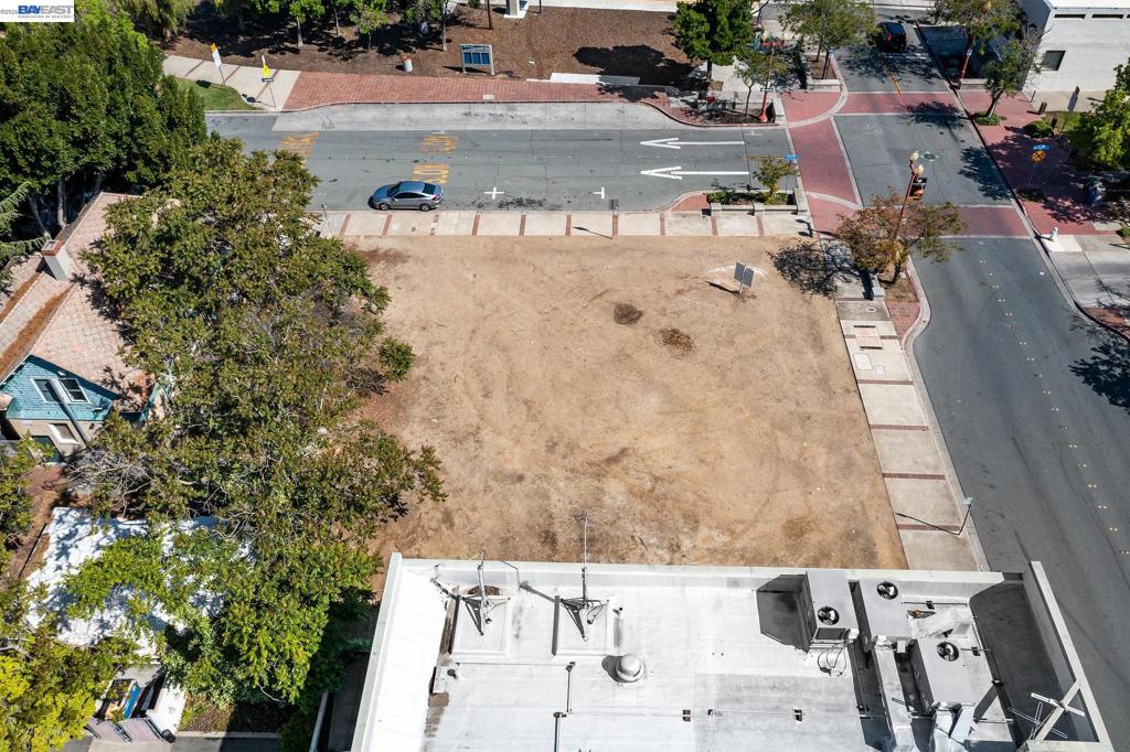 0 I St Property Photo 6
