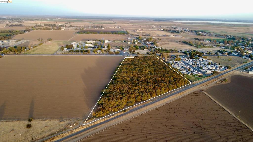 Byron Hwy Property Photo 4
