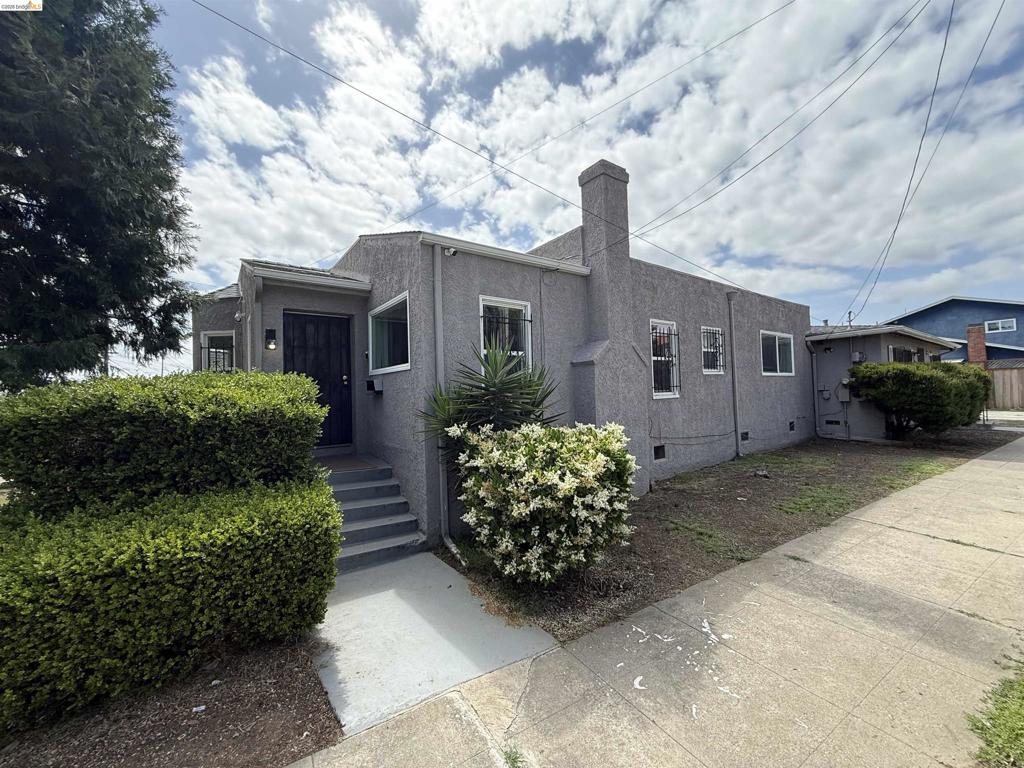 2963 62nd Property Photo 18