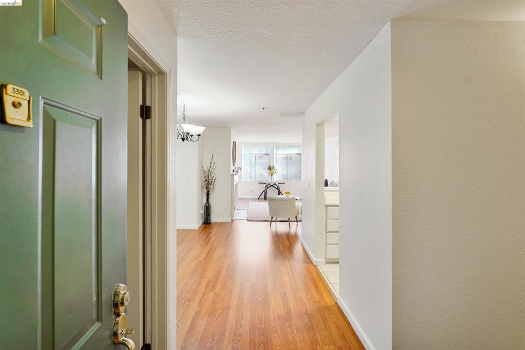 535 Pierce St 3301 Property Photo 4