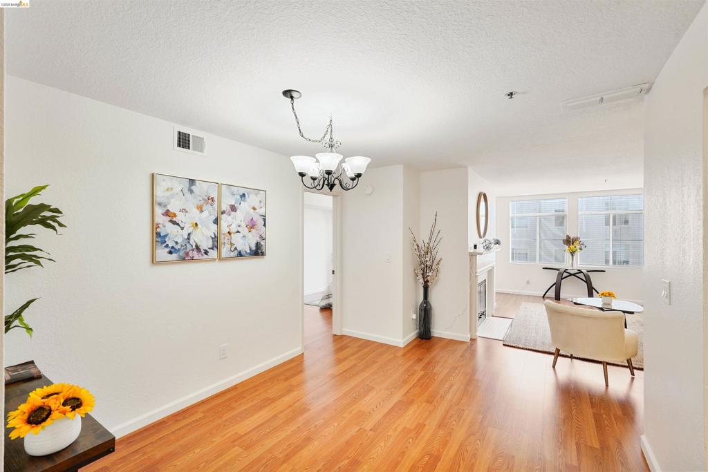 535 Pierce St 3301 Property Photo 5