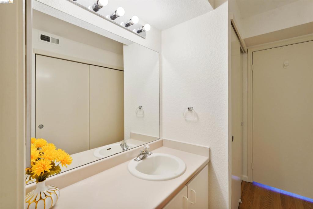 535 Pierce St 3301 Property Photo 23