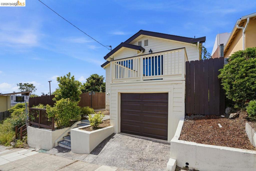 2469 Potter St Property Photo 1