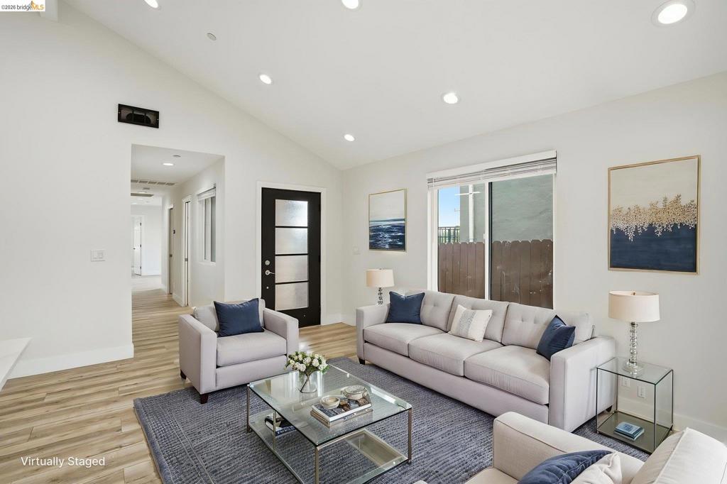 2469 Potter St Property Photo 4