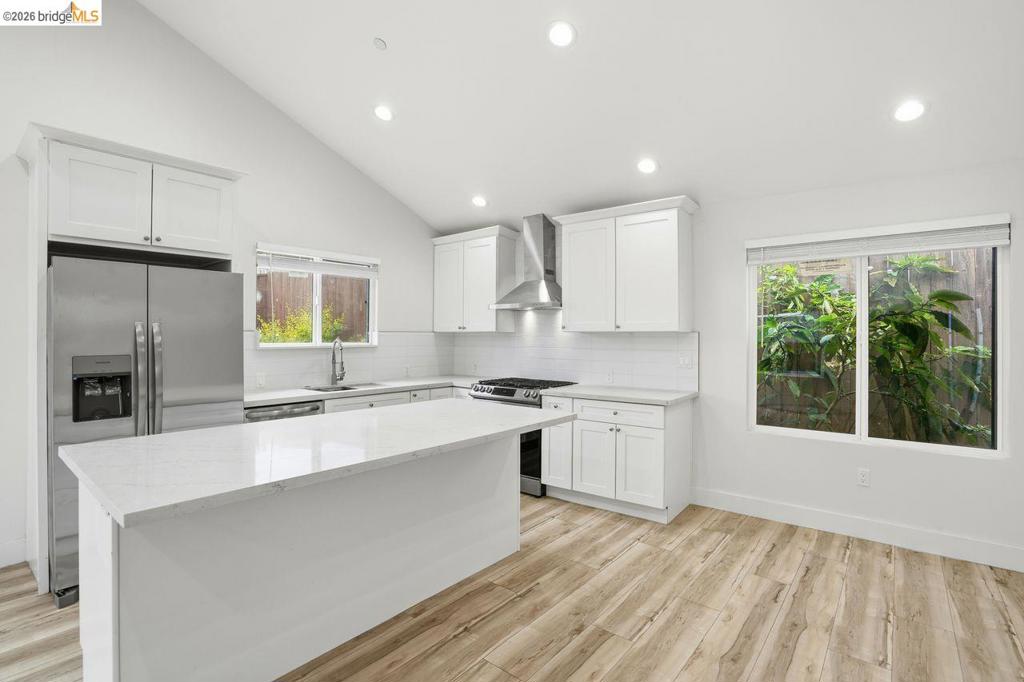 2469 Potter St Property Photo 8