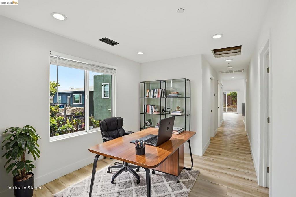 2469 Potter St Property Photo 10