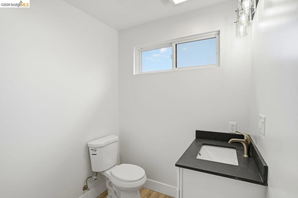 2469 Potter St Property Photo 11