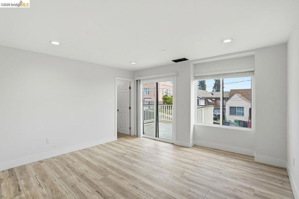 2469 Potter St Property Photo 16