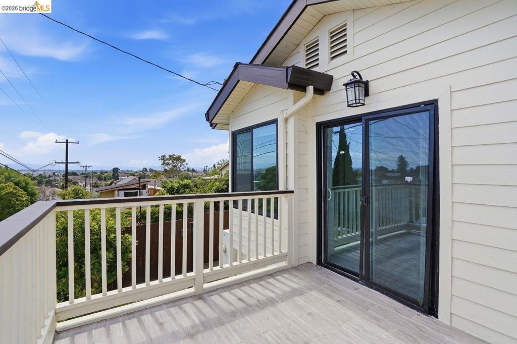 2469 Potter St Property Photo 18