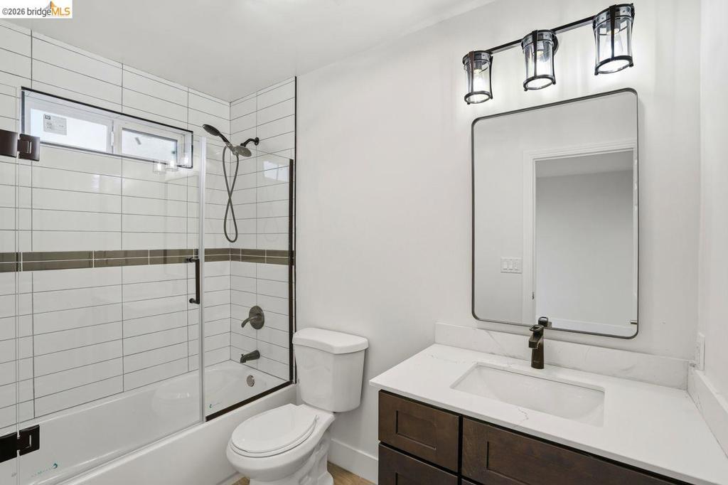 2469 Potter St Property Photo 19