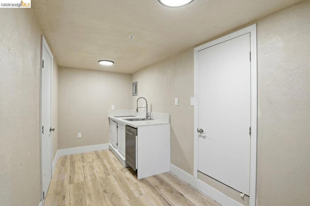 2469 Potter St Property Photo 30