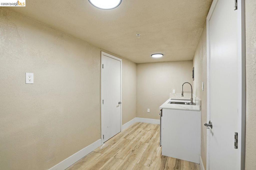 2469 Potter St Property Photo 31