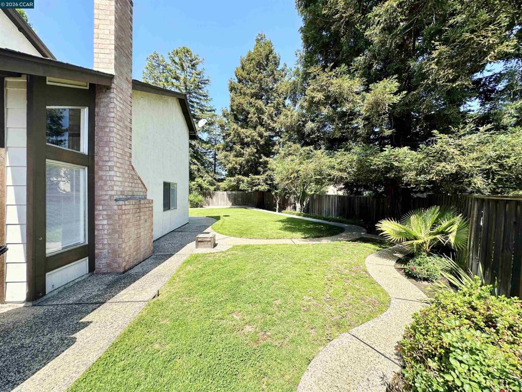 4864 Shadowfalls Dr Property Photo 4