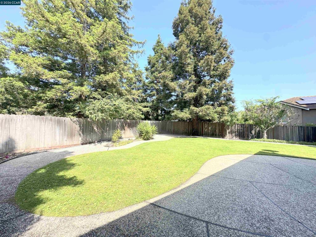 4864 Shadowfalls Dr Property Photo 5