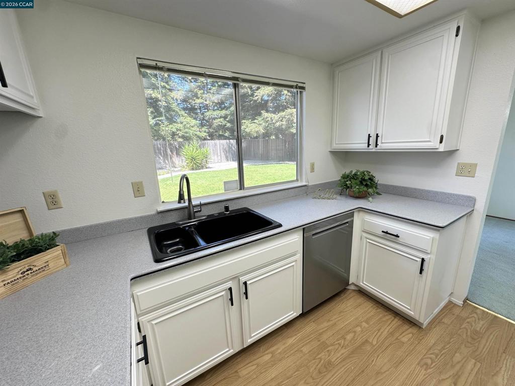 4864 Shadowfalls Dr Property Photo 14