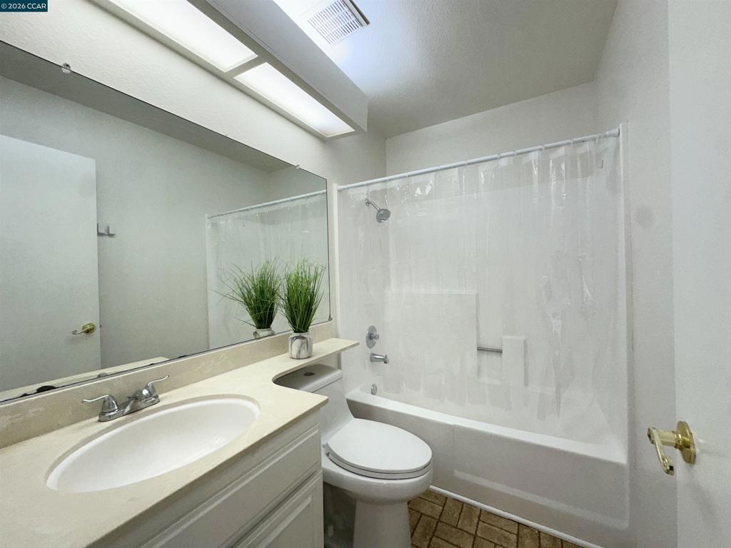 4864 Shadowfalls Dr Property Photo 25