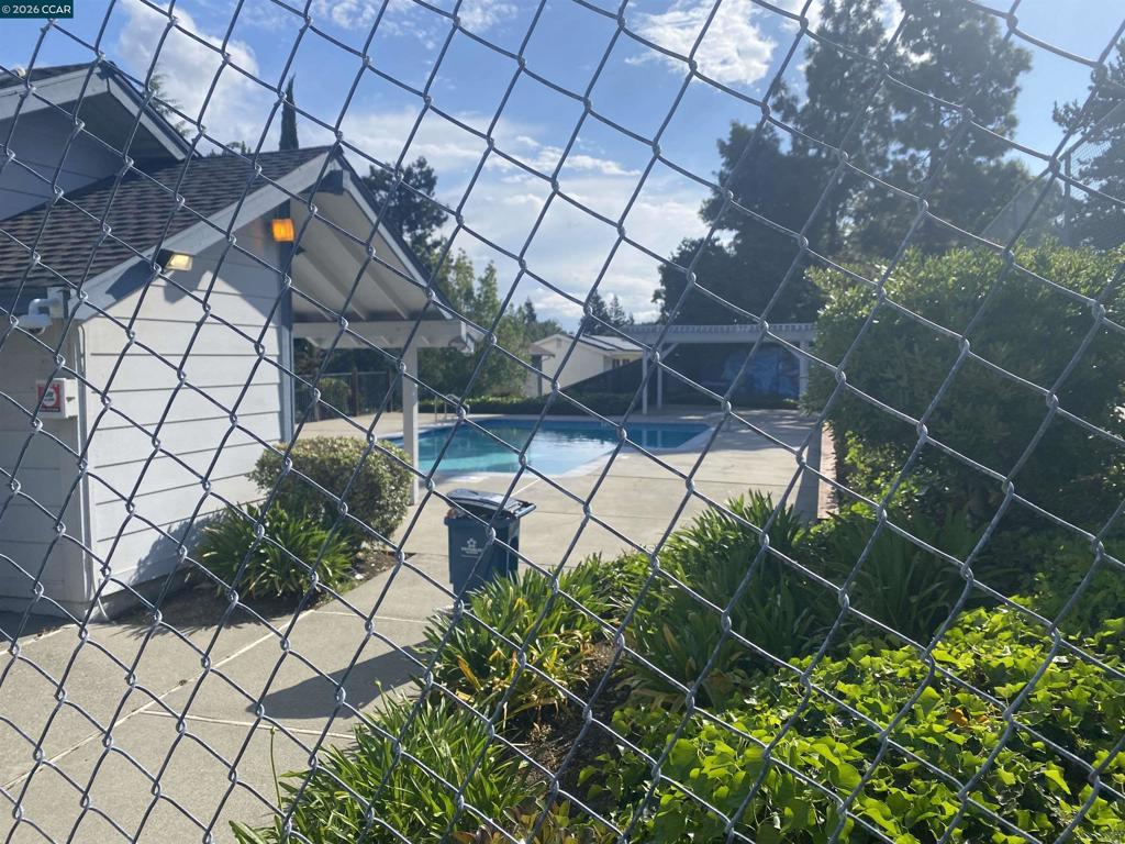 4864 Shadowfalls Dr Property Photo 32