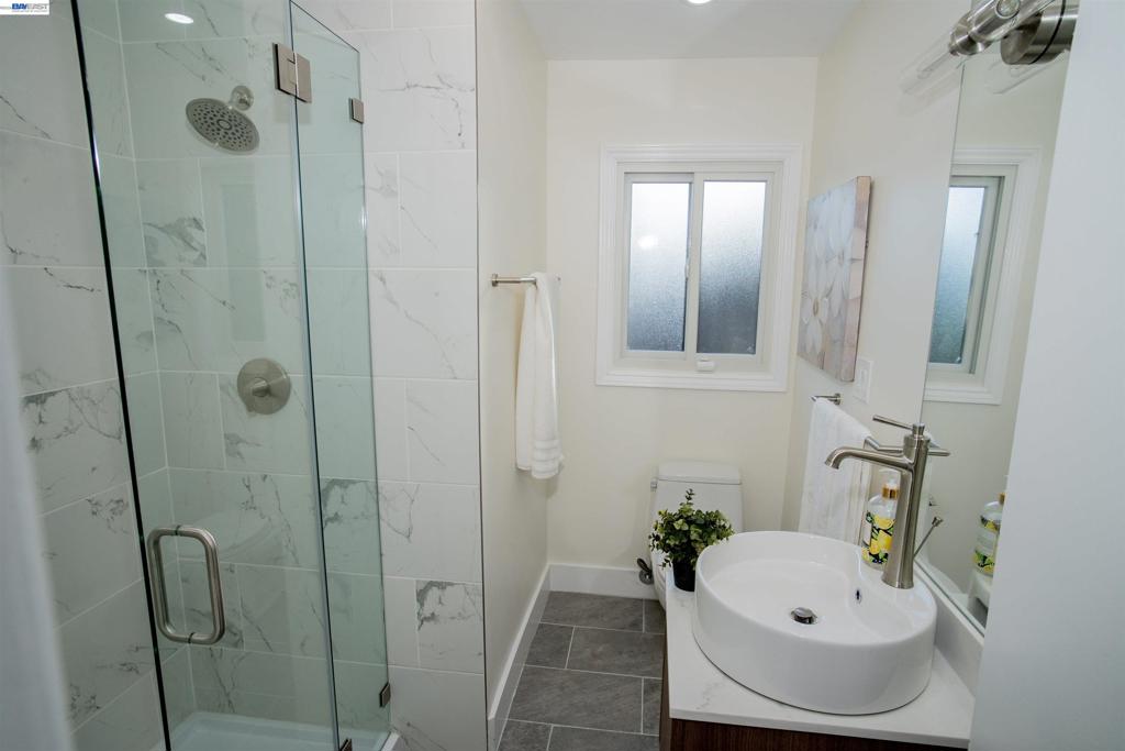 70 St James Pl Property Photo 19